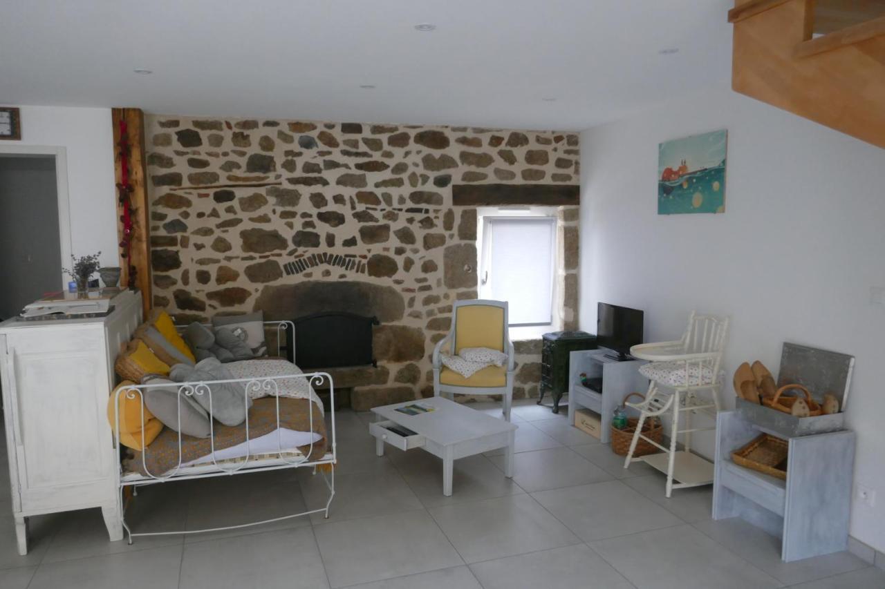 Вилла La Bergerie Des Moureres Trezioux Экстерьер фото